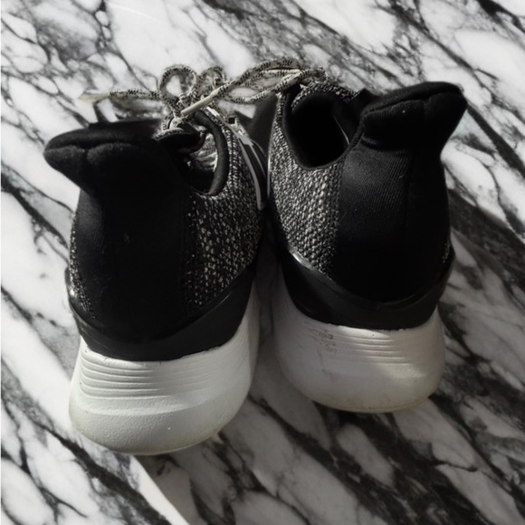 Adidas Black and White Sneakers with Sleek Design - Picture 3 of 10